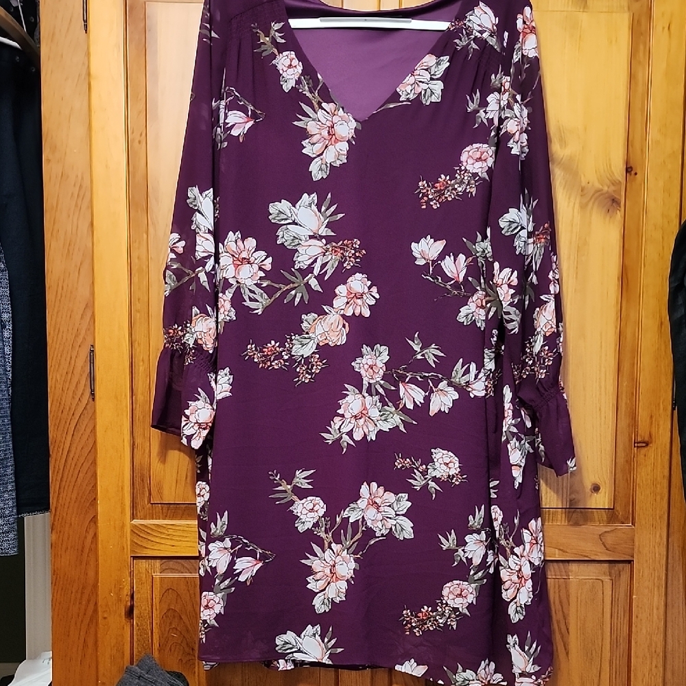 Reitmans Purple Sheath Dress with V-Neck and Bishop Sleeves
